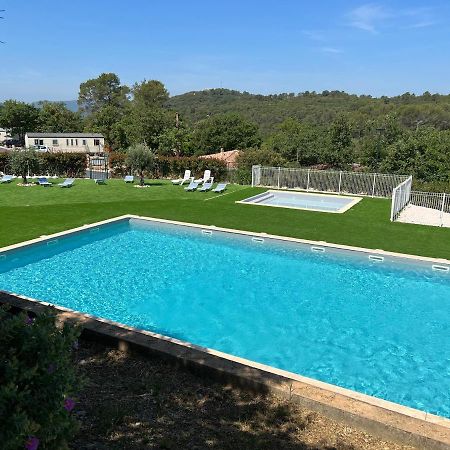 Rocbaron Joli Mobil-Home De Vacances, Ideal Pour Les Familles מראה חיצוני תמונה