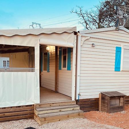 Rocbaron Joli Mobil-Home De Vacances, Ideal Pour Les Familles מראה חיצוני תמונה