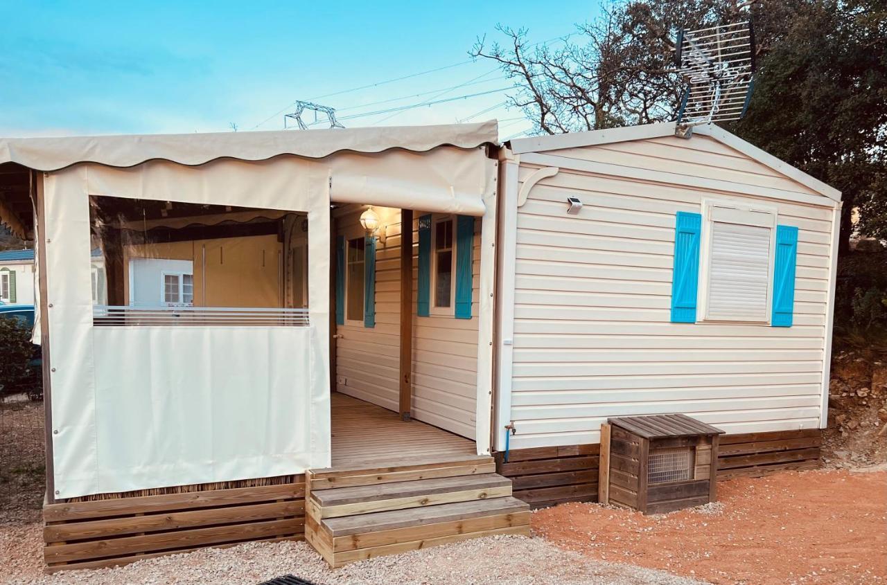 Rocbaron Joli Mobil-Home De Vacances, Ideal Pour Les Familles מראה חיצוני תמונה